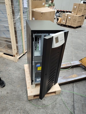 ups不间断电源380v